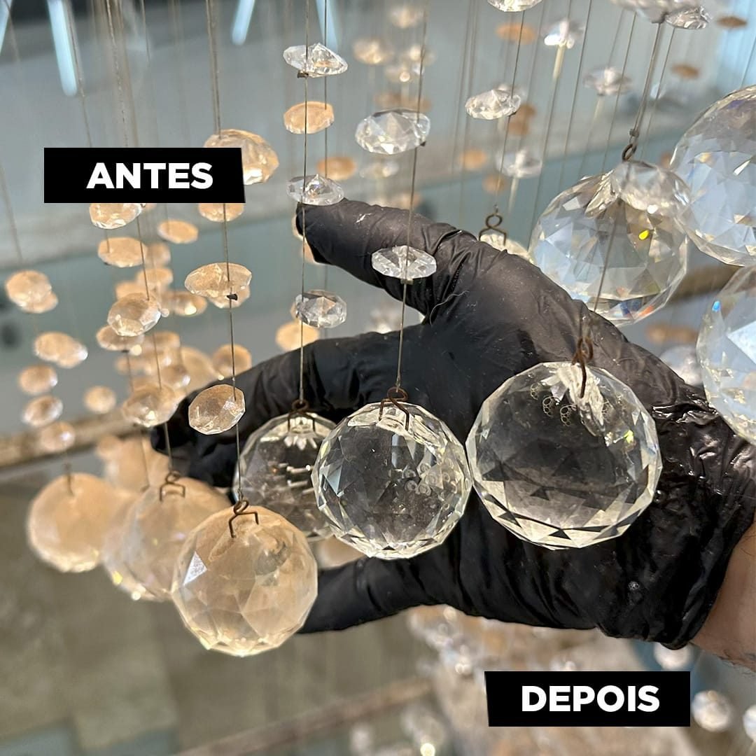 Lustre de cristais antes e depois da higienização — R20